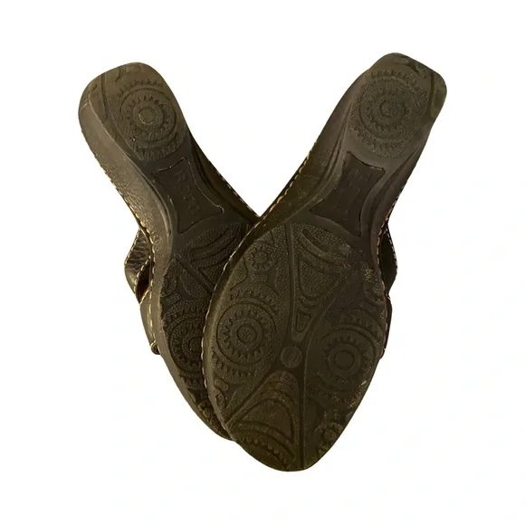 Born Women’s Sandals Size 9 Leather Black Brown Wedge Slip On - Picture 7 of 7